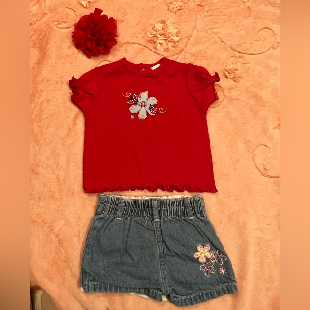 Outfit with bow